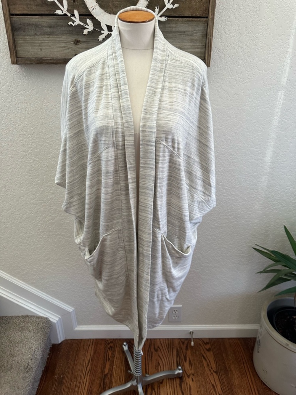 SOMA Light Heathered Open Front Pocket Cardigan Robe - Neutral size L/XL